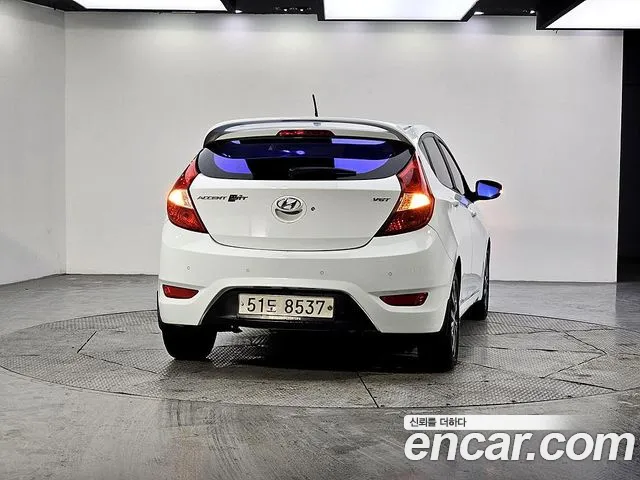 Hyundai Accent 2013 thumb 3