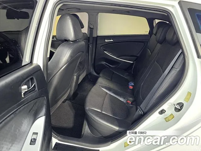 Hyundai Accent 2013 thumb 9