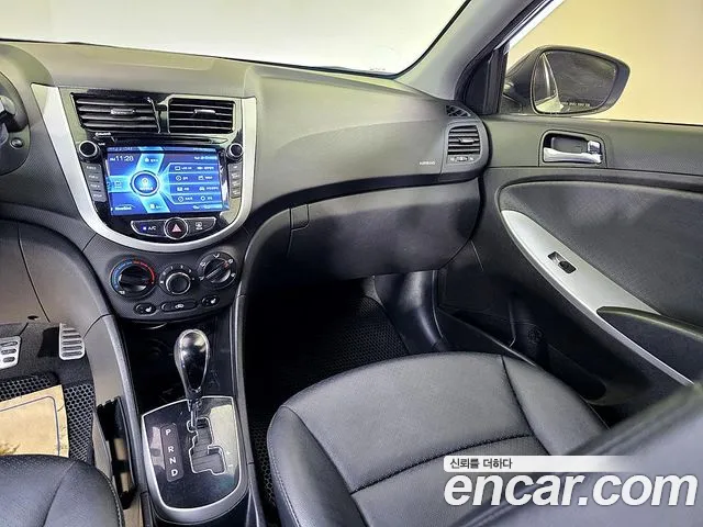 Hyundai Accent 2013 thumb 10