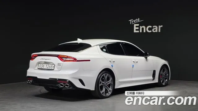 Kia Stinger 2017 thumb 2