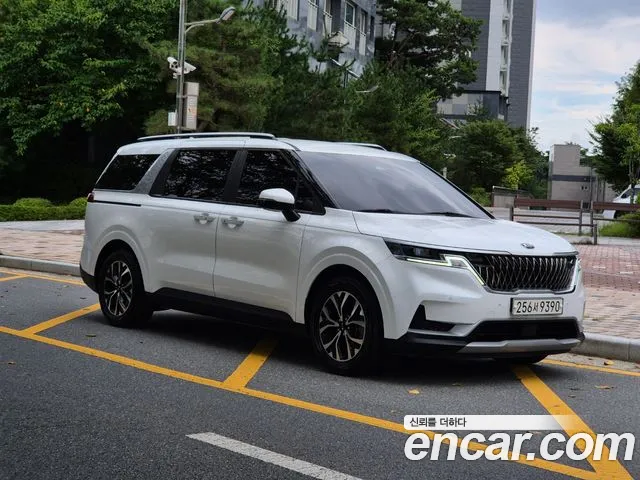 Kia Carnival 2020 thumb 2