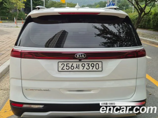 Kia Carnival 2020 thumb 4