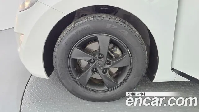 Hyundai Avante 2011 thumb 5