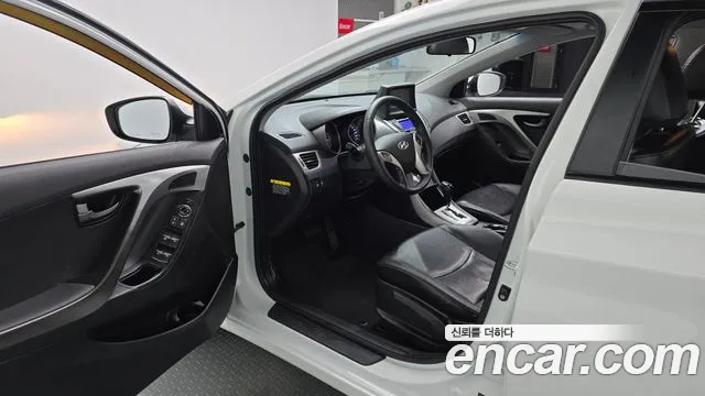 Hyundai Avante 2011 thumb 10