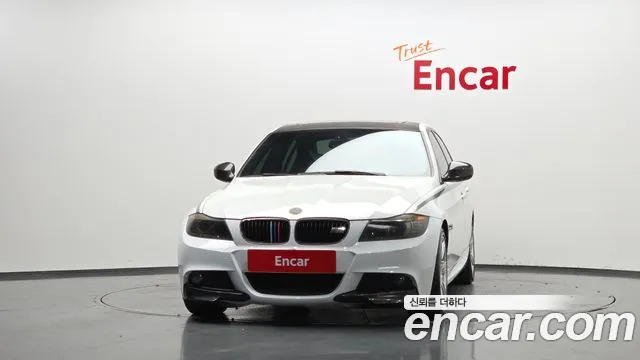 BMW 3-Series 2010 thumb 3