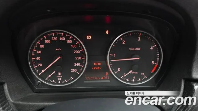 BMW 3-Series 2010 thumb 8