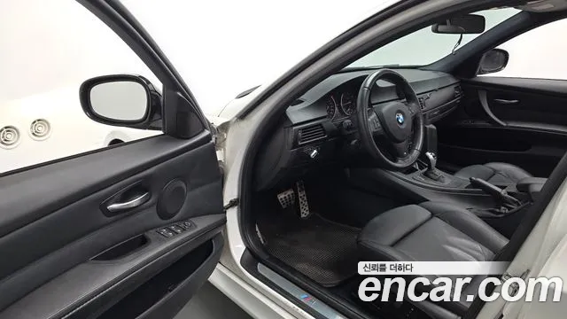 BMW 3-Series 2010 thumb 10