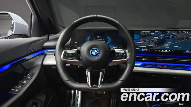 BMW 5-Series 2024 thumb 12