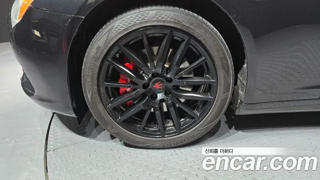 Maserati Quattroporte 2017 thumb 5