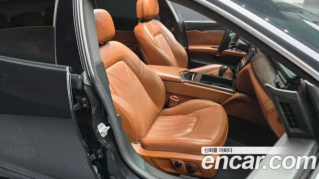 Maserati Quattroporte 2017 thumb 12