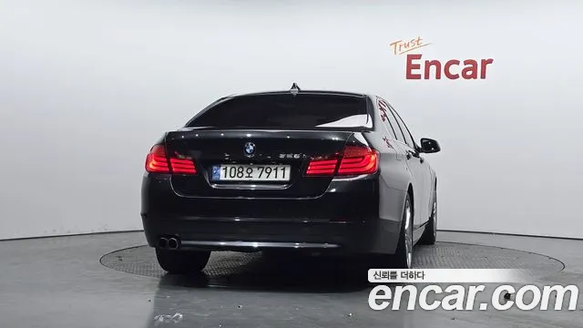 BMW 5-Series 2012 thumb 3