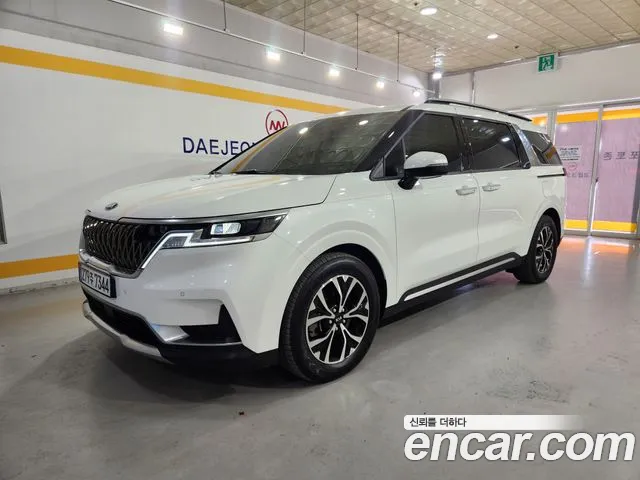 Kia Carnival 2021 thumb 2