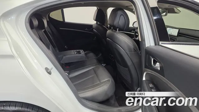 Genesis G70 2021 thumb 12