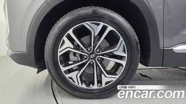Hyundai Santa Fe 2019 thumb 4