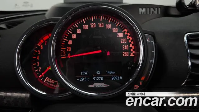 MINI Clubman 2019 thumb 8