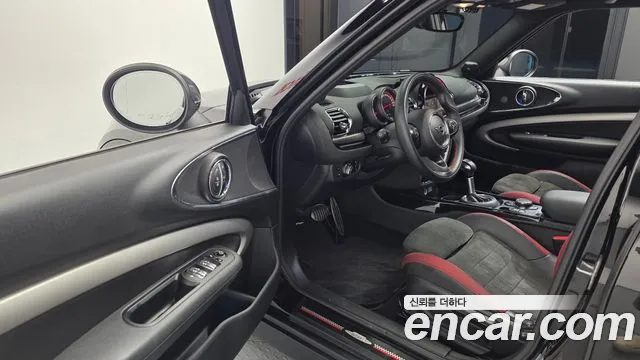 MINI Clubman 2019 thumb 10