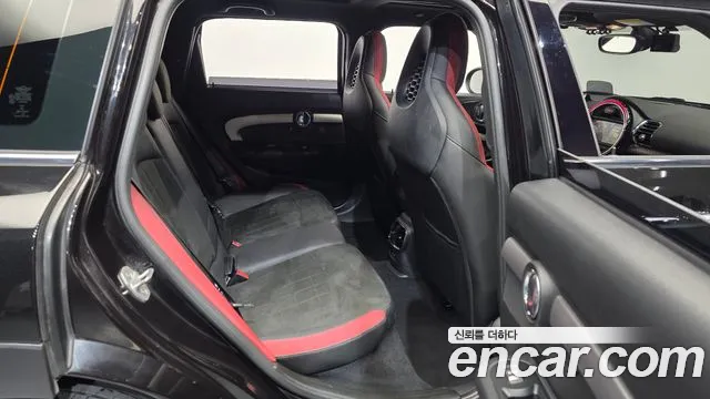 MINI Clubman 2019 thumb 12