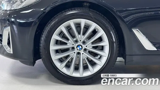 BMW 5-Series 2022 thumb 5