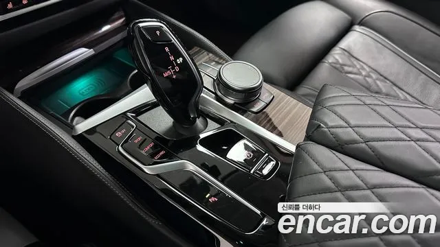 BMW 5-Series 2022 thumb 9