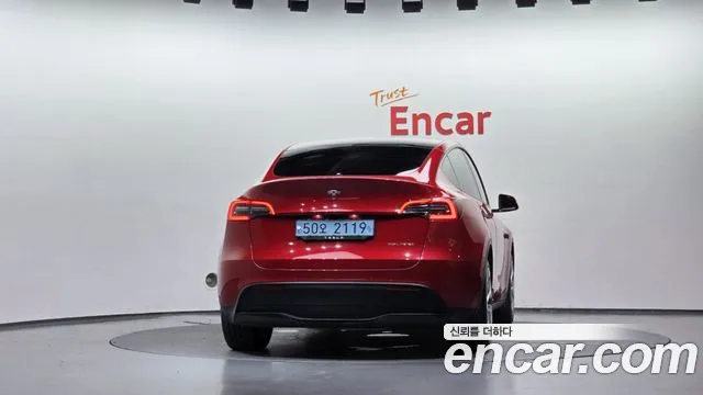Tesla Model Y 2021 thumb 4
