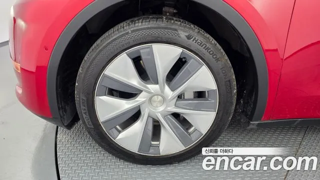 Tesla Model Y 2021 thumb 5