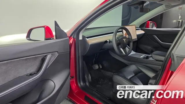 Tesla Model Y 2021 thumb 10