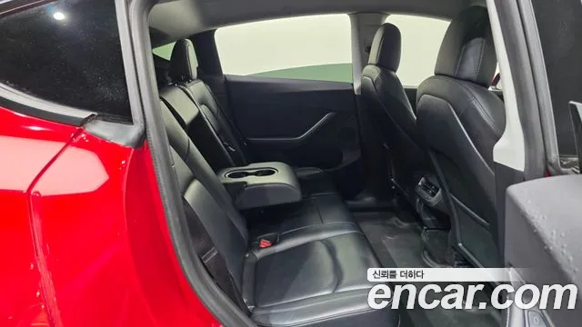 Tesla Model Y 2021 thumb 12