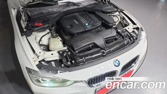 BMW 3-Series 2015 thumb 6