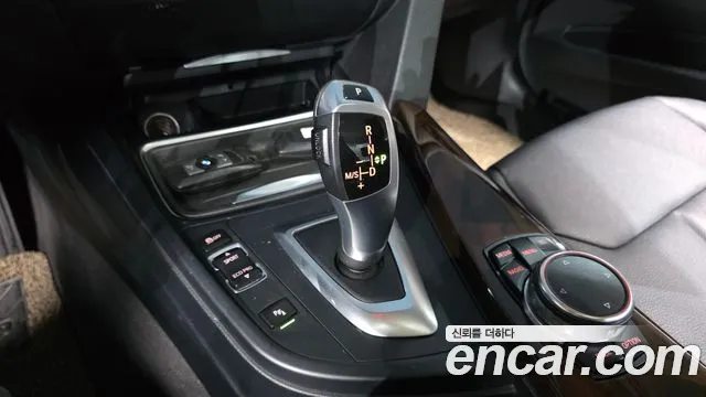 BMW 3-Series 2015 thumb 9