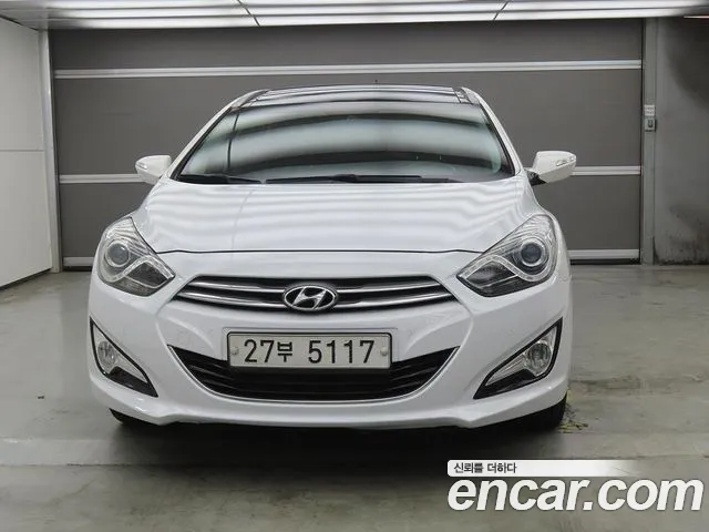Hyundai i40 2012 thumb 2