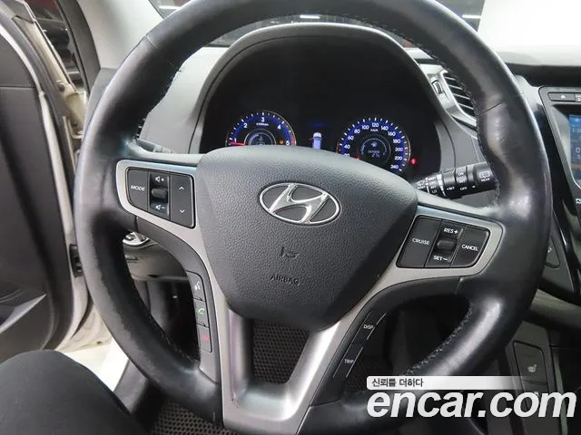 Hyundai i40 2012 thumb 8