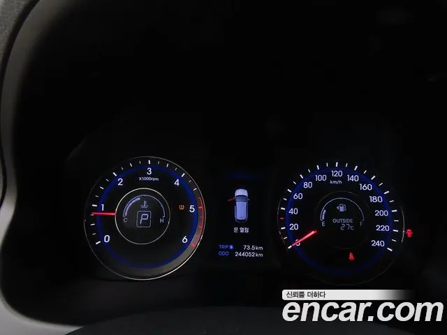 Hyundai i40 2012 thumb 9