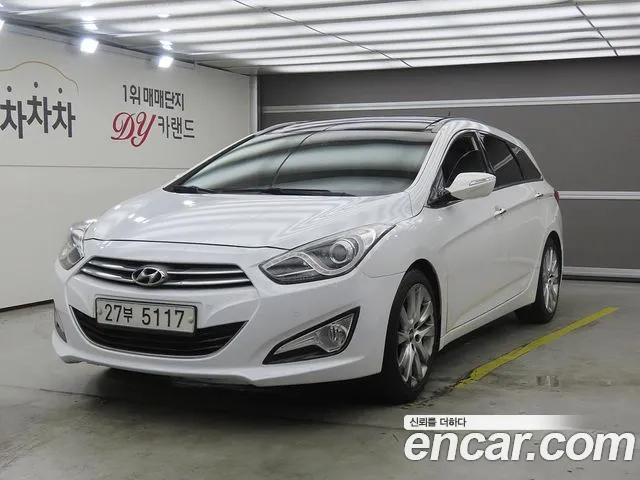 Hyundai i40 2012 thumb 11