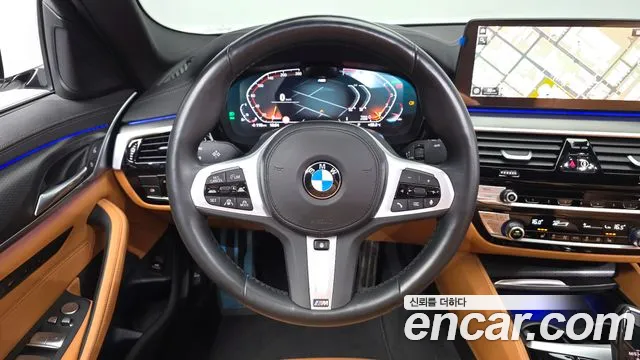 BMW 5-Series 2023 thumb 12