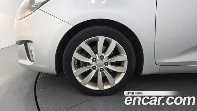 Kia Carens 2014 thumb 5