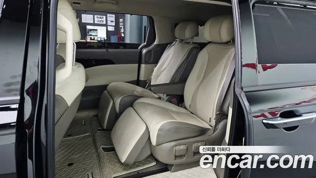 Kia Carnival 2024 thumb 11