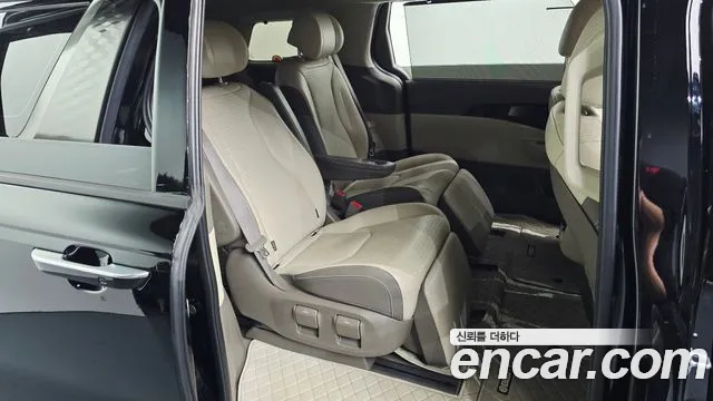 Kia Carnival 2024 thumb 12