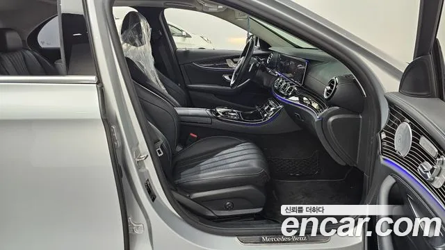 Mercedes-Benz E-Класс 2017 thumb 11