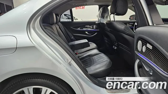 Mercedes-Benz E-Класс 2017 thumb 12