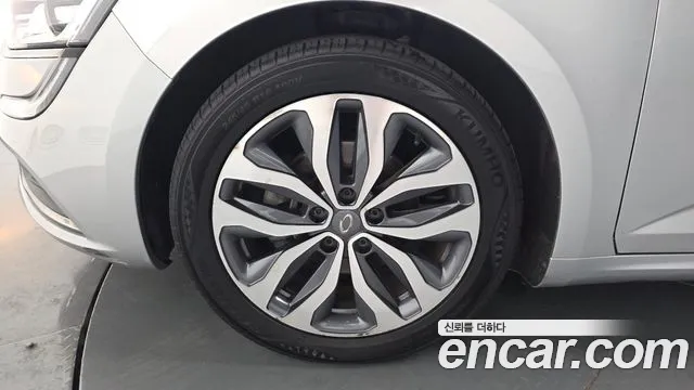 Renault-KoreaSamsung Megane 2016 thumb 5