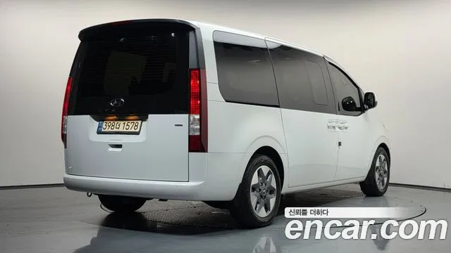 Hyundai Staria 2022 thumb 2