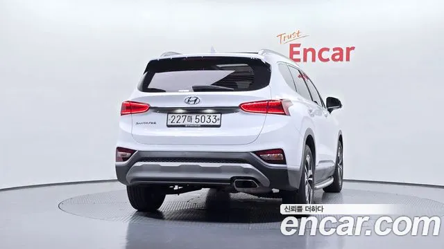 Hyundai Santa Fe 2019 thumb 4