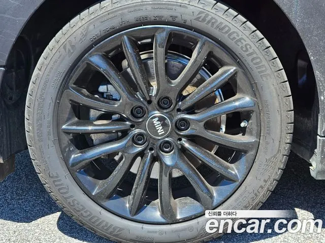MINI Clubman 2023 thumb 5