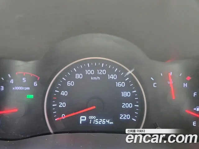Kia Carnival 2013 thumb 8
