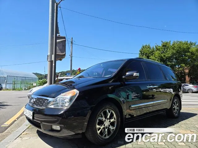 Kia Carnival 2013 thumb 12