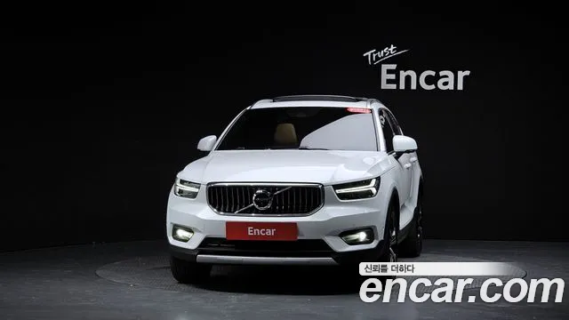 Volvo XC40 2021 thumb 2