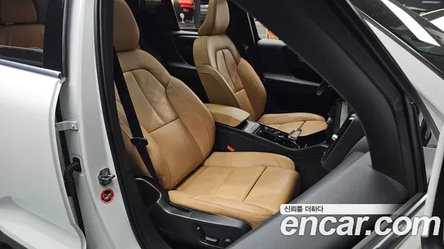 Volvo XC40 2021 thumb 9