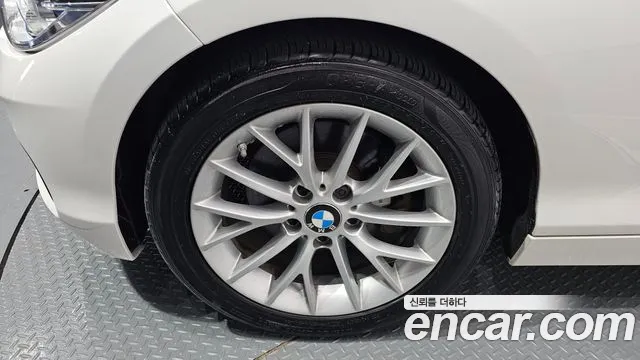 BMW 1-Series 2015 thumb 5