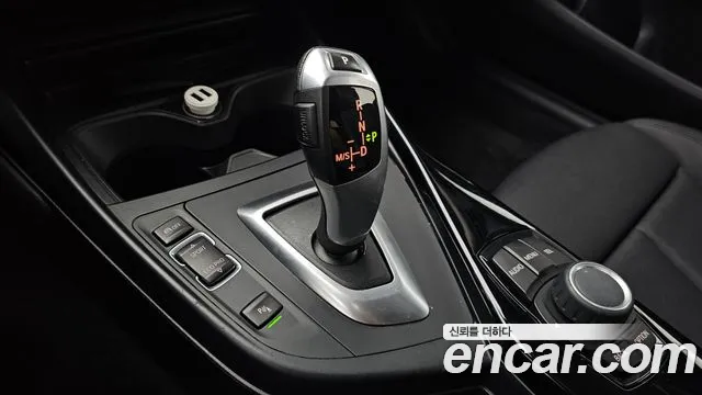 BMW 1-Series 2015 thumb 9