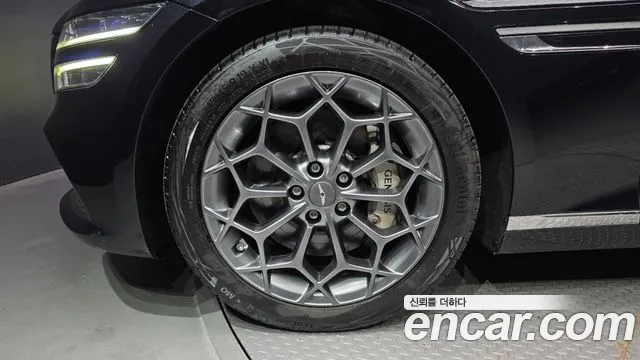 Genesis G80 2022 thumb 5